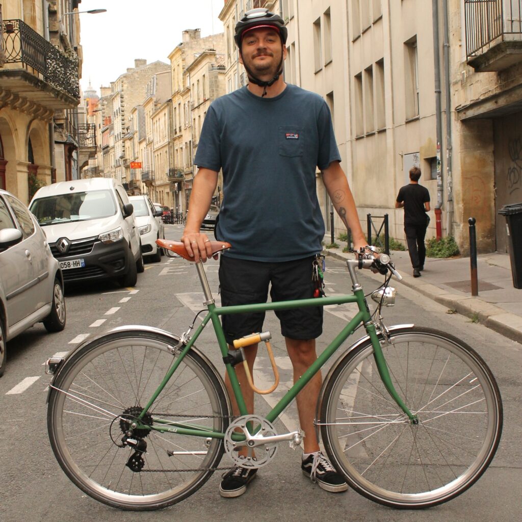 Instagram post from coursiersbordelais. This post is in position 7.