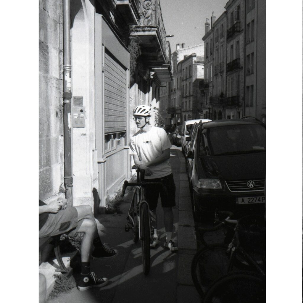 Instagram post from coursiersbordelais. This post is in position 4.