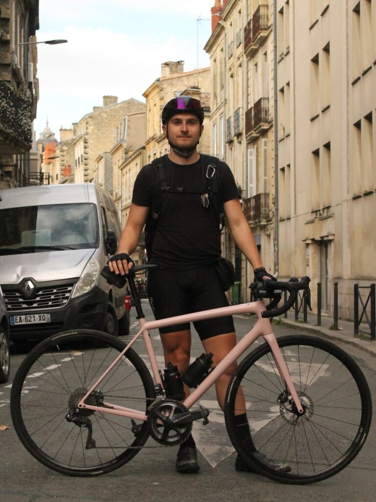 Instagram post from coursiersbordelais. This post is in position 2.