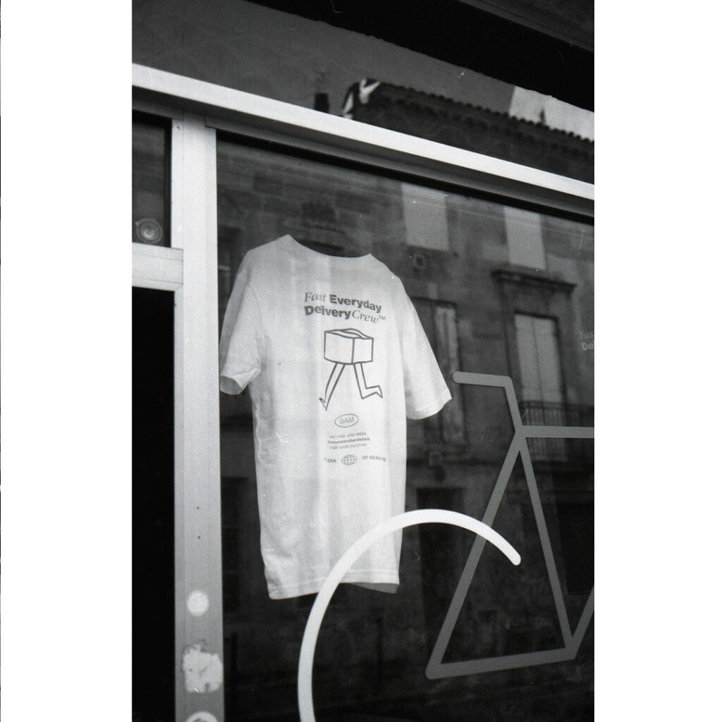 Instagram post from coursiersbordelais. This post is in position 3.