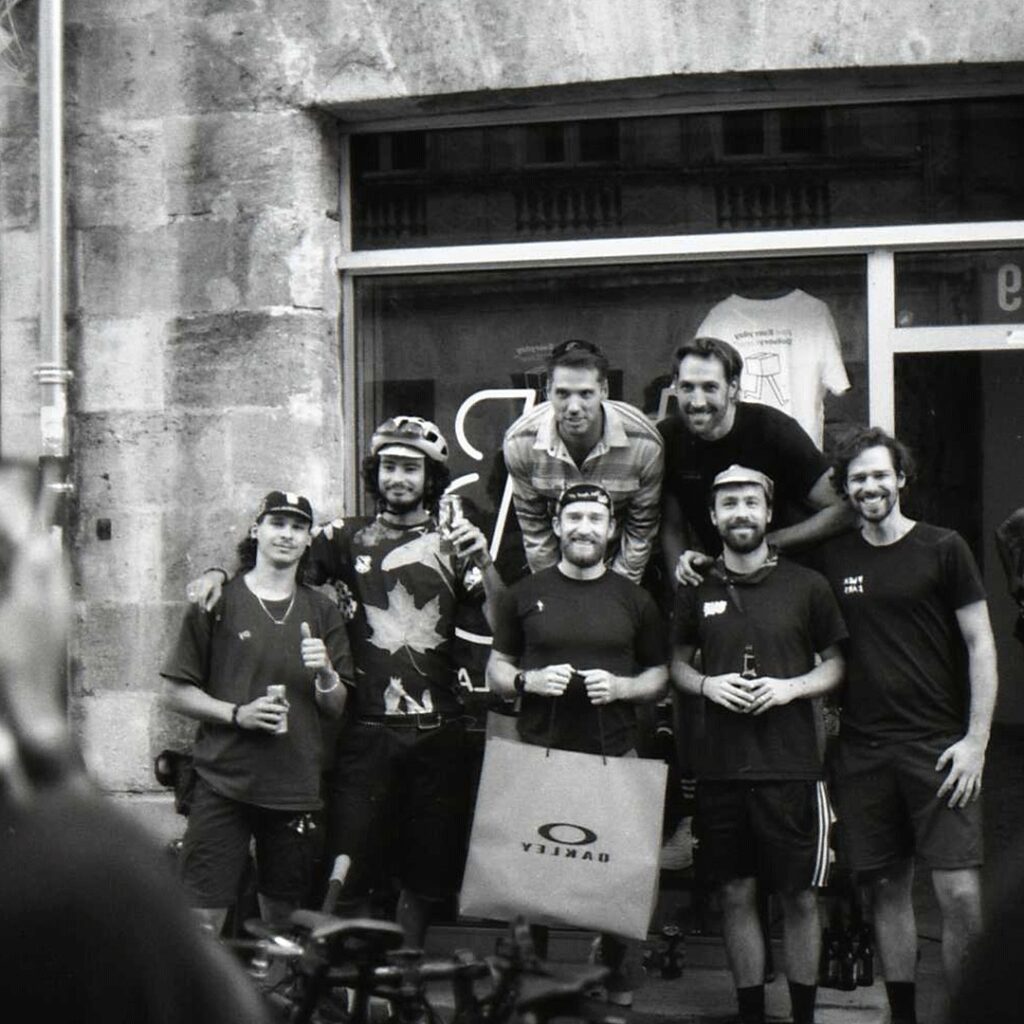 Instagram post from coursiersbordelais. This post is in position 5.